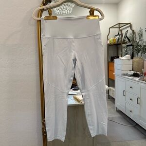 Lululemon Nulu High Rise Yoga Crop 23”